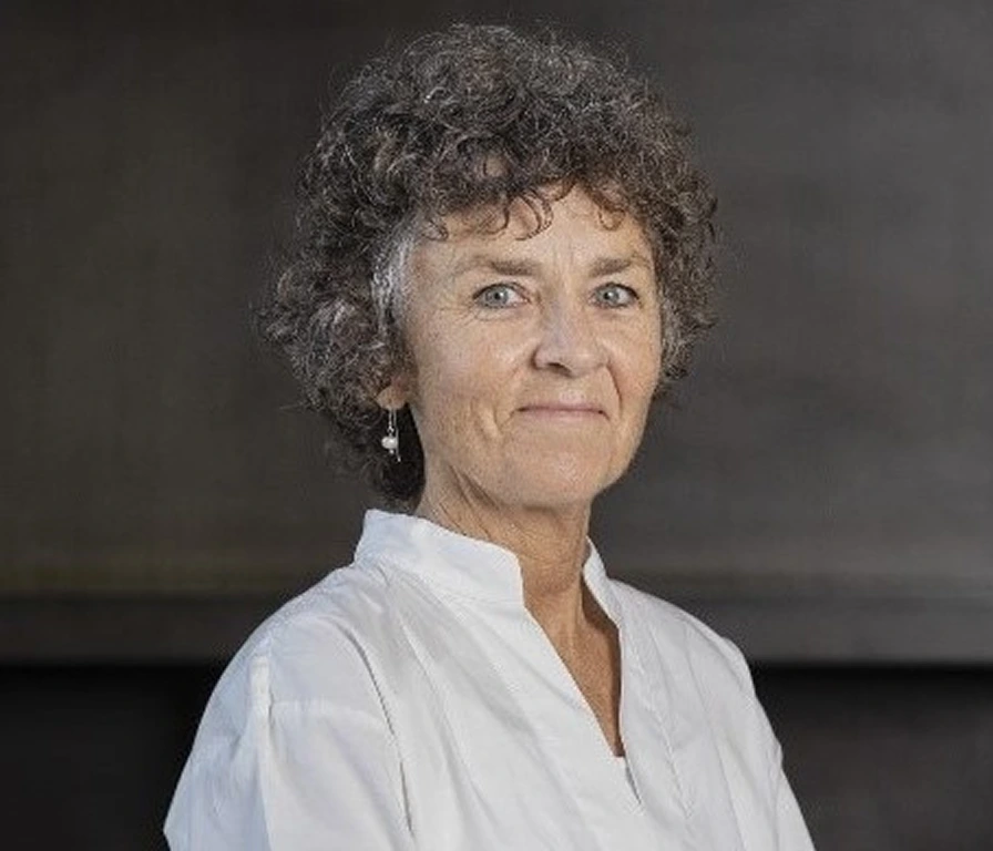 Dr Belinda Hayes